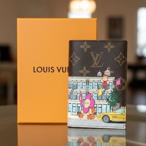 🌼Louis Vuitton 2022 Xmas Animation Passport Holder🌼